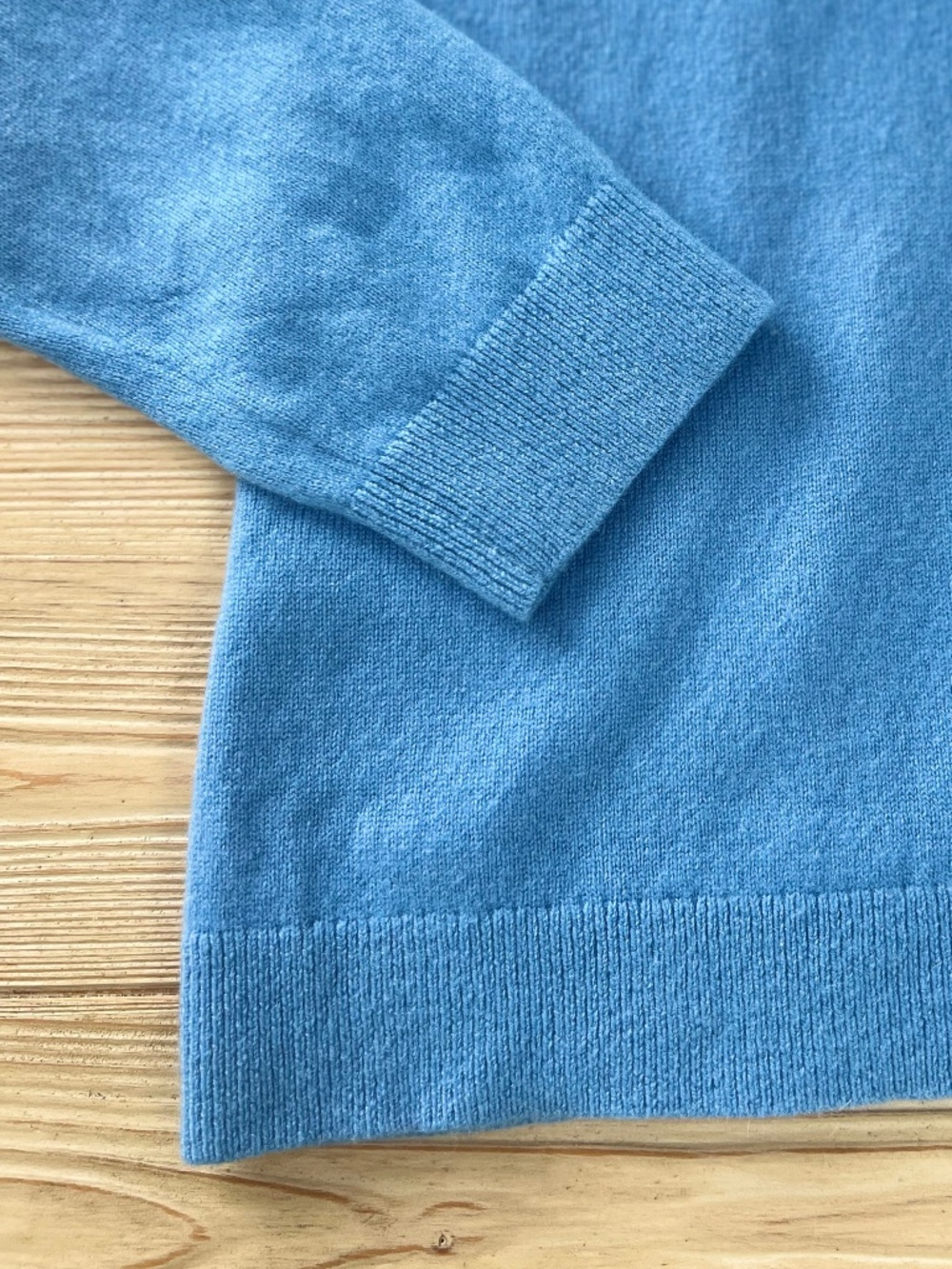 Lands’ End 100% Cashmere V-Neck Sweater Blue Medium - Picture 6 of 6